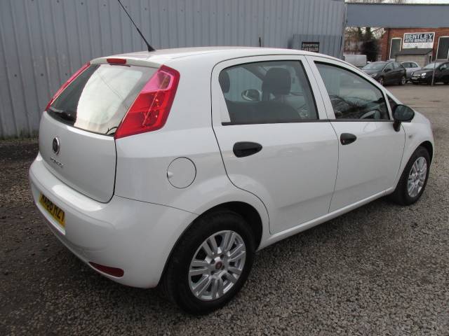 2016 Fiat Punto 1.2 Pop+ 5dr ## JUST SERVICED AND MOT'D - STUNNING CAR ##