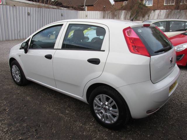 2016 Fiat Punto 1.2 Pop+ 5dr ## JUST SERVICED AND MOT'D - STUNNING CAR ##